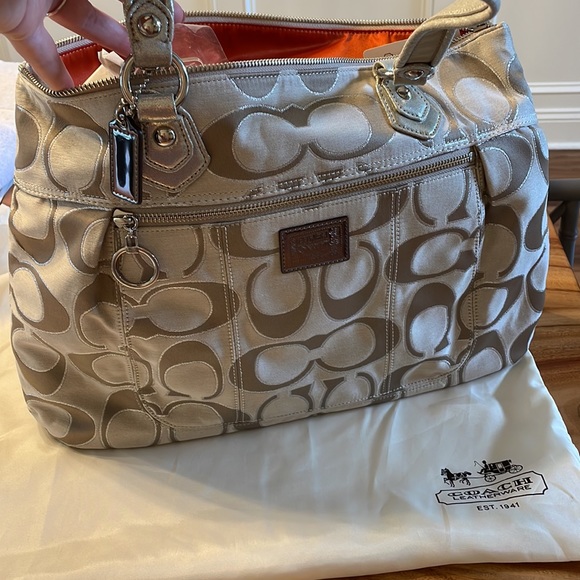 Coach Bag - Picture 5 of 6